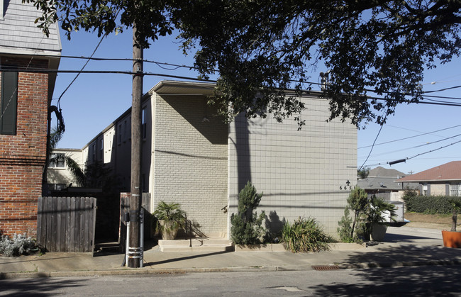 6650 Fleur De Lis Dr in New Orleans, LA - Building Photo - Building Photo