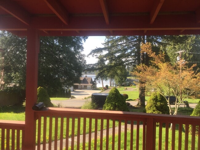 property at 1610 Northlake Way NW