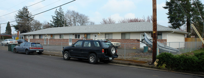 2701-2709 S Shore Dr SE in Albany, OR - Building Photo - Building Photo