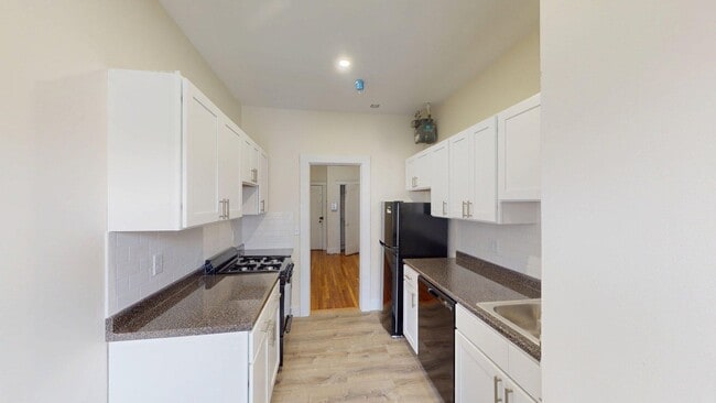 1800 Commonwealth Ave, Unit 8 in Boston, MA - Foto de edificio - Building Photo