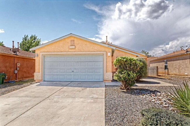 property at 2819 Solano Del Sol Dr NE