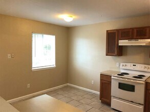 7300 Twin Crest Dr in Austin, TX - Building Photo - Building Photo