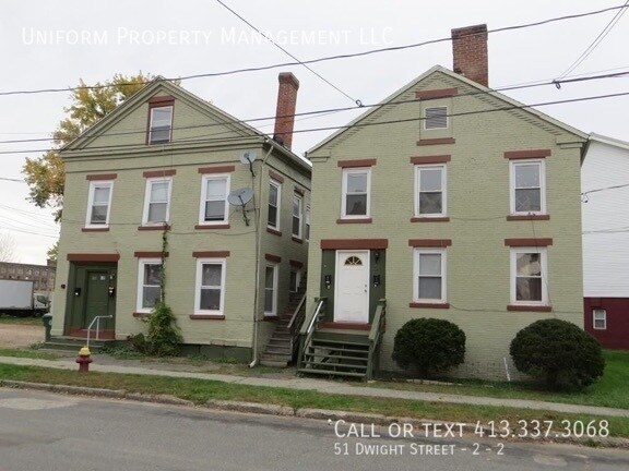 51 Dwight St in Chicopee, MA - Building Photo