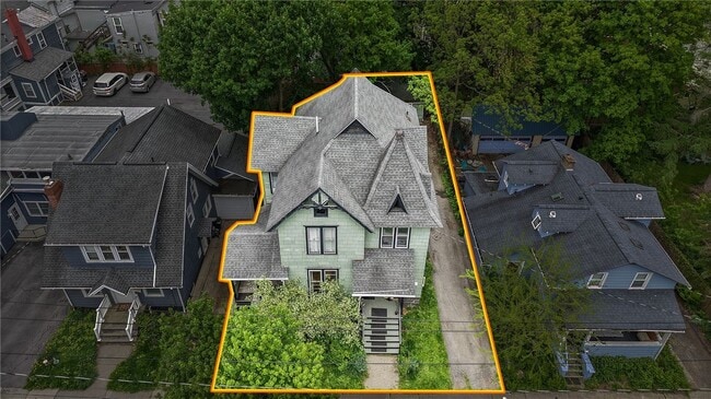 211 S Albany St in Ithaca, NY - Building Photo - Building Photo