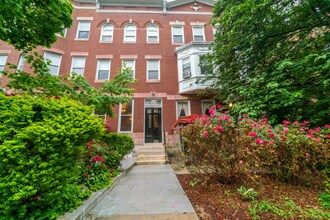 3020 N Calvert St-Unit -1 in Baltimore, MD - Building Photo - Building Photo