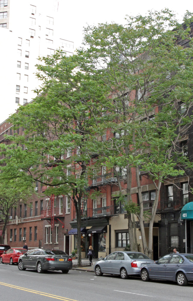 415 E 72nd St in New York, NY - Foto de edificio - Building Photo