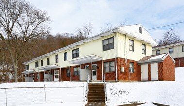 Economy Village Apartments in Ambridge, PA - Building Photo - Building Photo