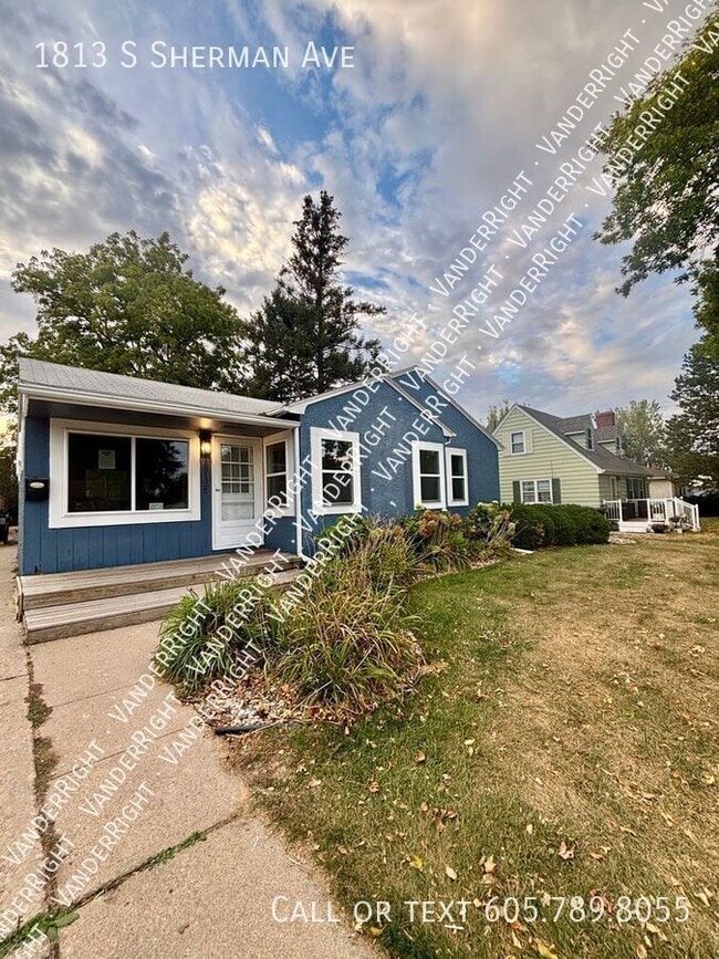 1813 S Sherman Ave in Sioux Falls, SD - Foto de edificio - Building Photo