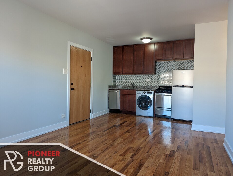 510 W Arlington Pl, Unit 4 in Chicago, IL - Building Photo