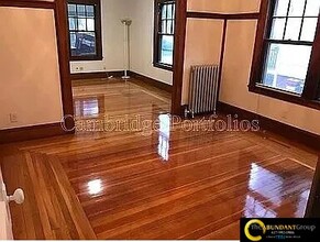 64 Marlboro St, Unit 1 in Belmont, MA - Building Photo - Building Photo