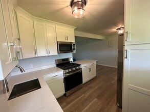 201 Sherwood Dr in Cranberry Township, PA - Building Photo - Building Photo