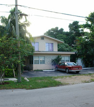 804 N Victoria Park Rd in Fort Lauderdale, FL - Foto de edificio - Building Photo