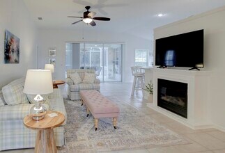 143 Braemar Ave in Venice, FL - Foto de edificio - Building Photo