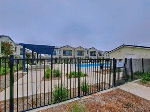 476 W Balsam Ln in Clovis, CA - Building Photo - Building Photo