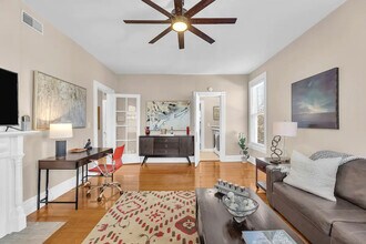 1104 Cross Ln, Unit 4 in Cincinnati, OH - Foto de edificio - Building Photo