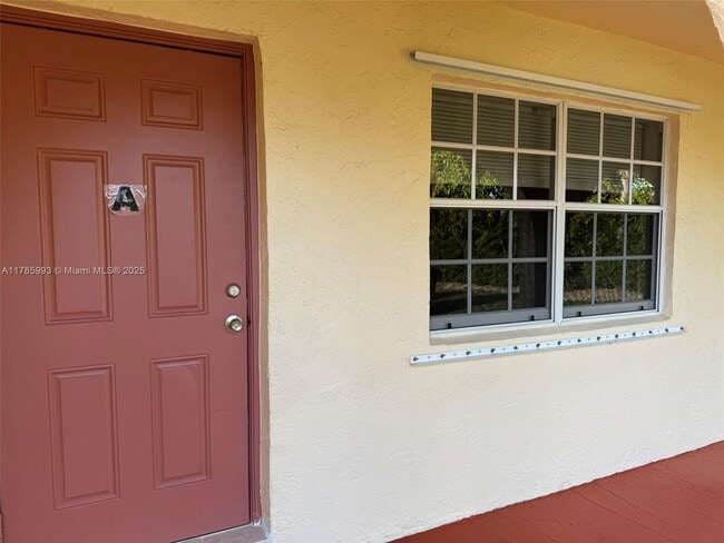 4063 SW 51st St in Fort Lauderdale, FL - Building Photo - Building Photo