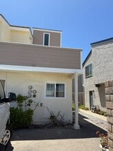5417 Driftwood St in Oxnard, CA - Building Photo - Building Photo