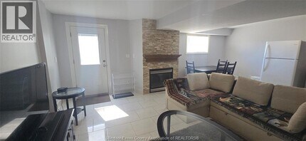 1551 Dobrich St in Windsor, ON - Building Photo - Building Photo