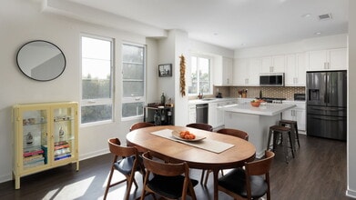 743 Silver Lake Blvd in Los Angeles, CA - Building Photo - Building Photo