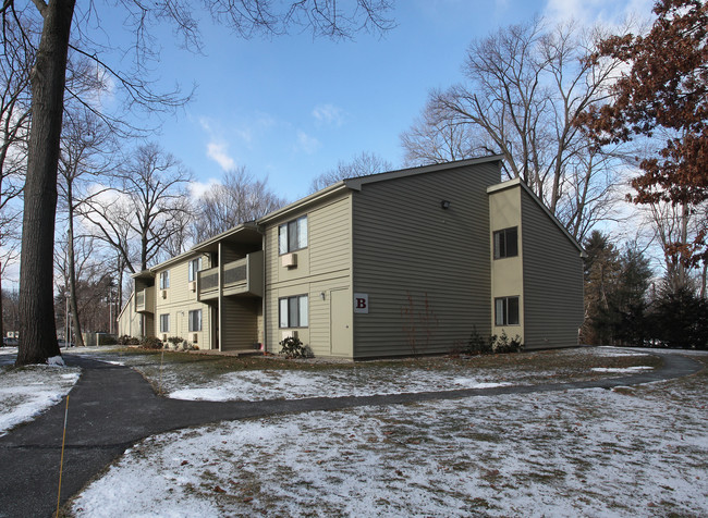 Brownstone Gardens (62 and Older Community) in East Longmeadow, MA - Building Photo - Building Photo