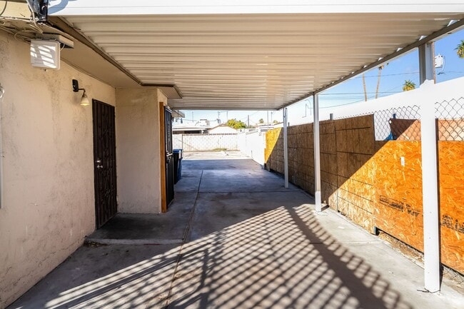 1604 Ardmore St in Las Vegas, NV - Building Photo - Building Photo
