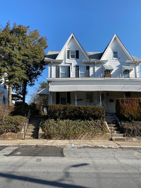 142 S 29th St in Harrisburg, PA - Building Photo