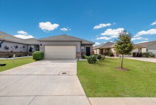 3023 Laguna Clfs in Converse, TX - Building Photo