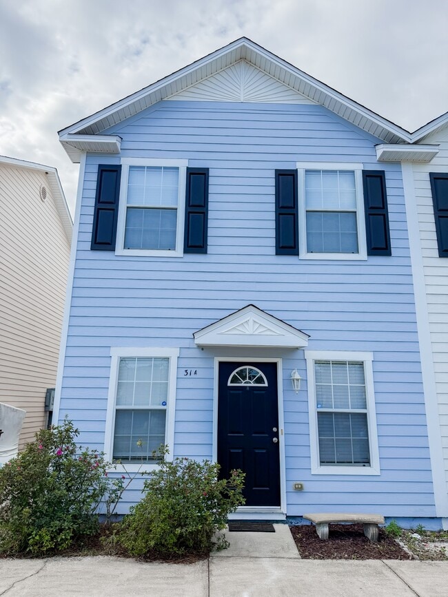 property at 31 Old Courthouse Way