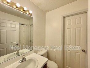 1929 Crestview Dr in Fayetteville, NC - Foto de edificio - Building Photo