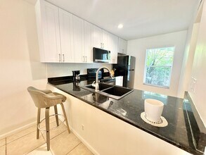 1895 Courtyard Way in Naples, FL - Building Photo - Building Photo