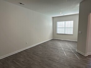 251 Moyer Dr in Graham, NC - Building Photo - Building Photo