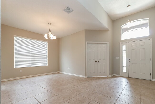 7320 Forest Mere Dr in Riverview, FL - Building Photo - Building Photo