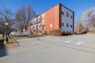 46 Ashford St in Methuen, MA - Building Photo
