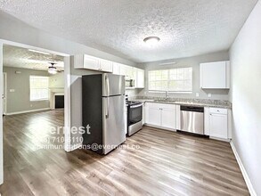 9102 Fairway Ct in Riverdale, GA - Building Photo - Building Photo