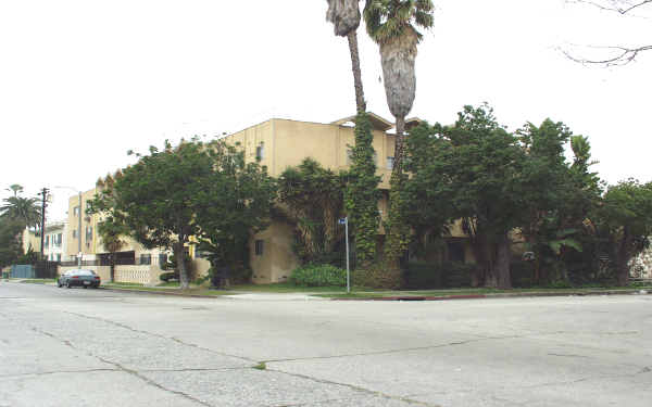 2405 W 18th St in Los Angeles, CA - Foto de edificio