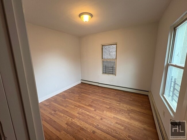 FTELEY AVENUE, BRONX in Bronx, NY - Building Photo - Building Photo