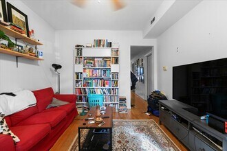 3121 N Kimball Ave, Unit 2 in Chicago, IL - Building Photo - Building Photo