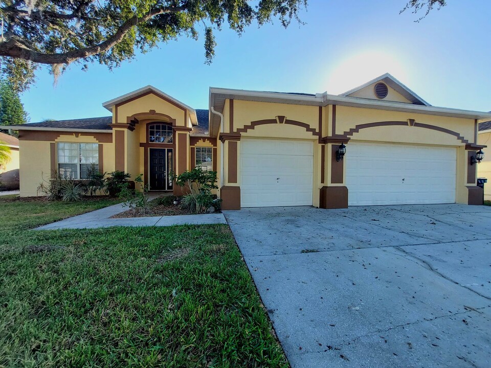 123 Golf Course Pkwy in Davenport, FL - Building Photo