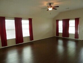 11806 Sardis Lake Dr in Tomball, TX - Building Photo - Building Photo