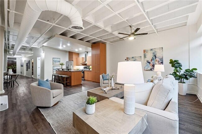 property at 805 Peachtree St NE