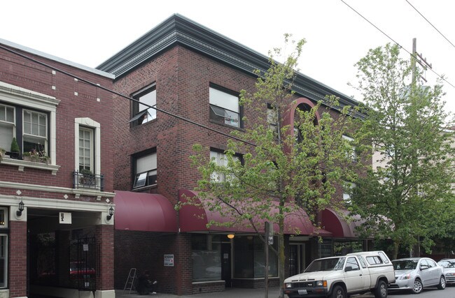 Thomas Park Apartments in Seattle, WA - Foto de edificio - Building Photo