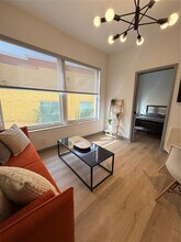 1320 Drexel Ave in Miami Beach, FL - Foto de edificio - Building Photo