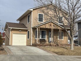 10689 W 13th Ave in Lakewood, CO - Building Photo