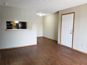 Pheasant Run Apartments by Bryan Properties in Nixa, MO - Building Photo - Interior Photo
