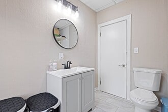 450 W Galena Blvd in Aurora, IL - Foto de edificio - Building Photo