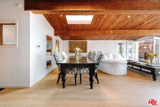 936 Palisades Beach Rd in Santa Monica, CA - Building Photo - Building Photo