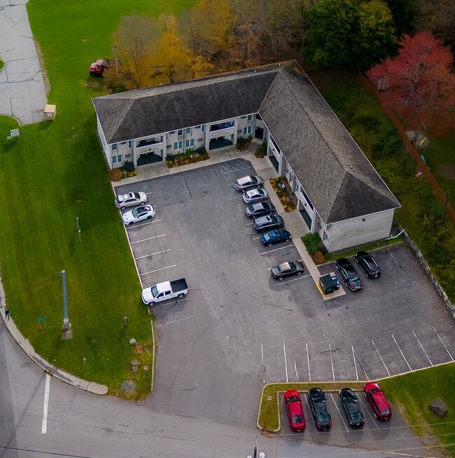 Highland Crossing in Highland, NY - Foto de edificio - Building Photo