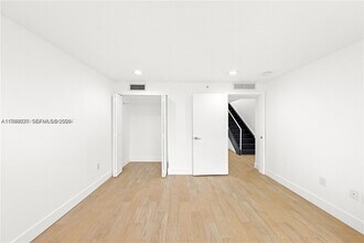 1966 Biarritz Dr in Miami Beach, FL - Building Photo - Building Photo