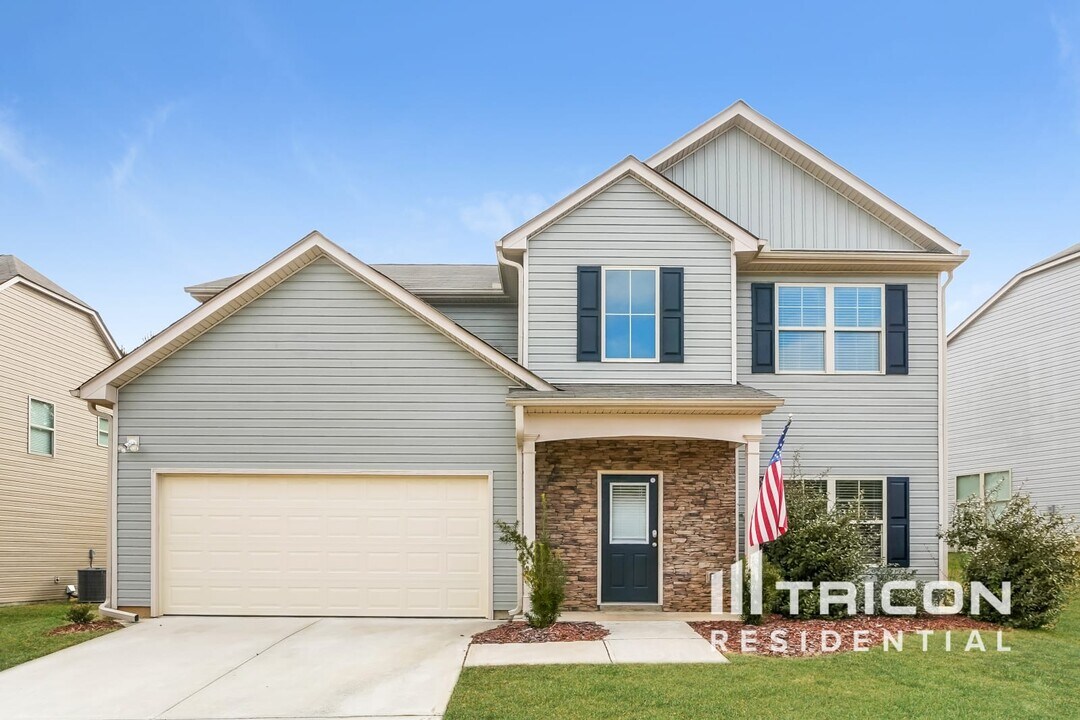 452 Shady Glen in Dallas, GA - Building Photo