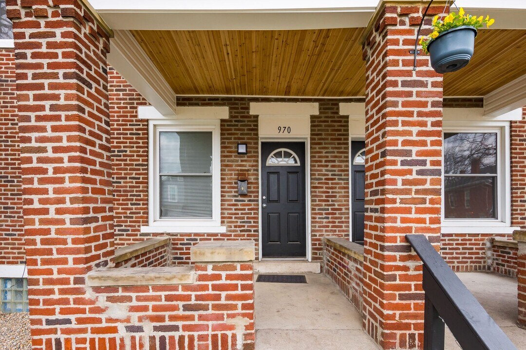 958-976-976 S Champion Ave in Columbus, OH - Building Photo
